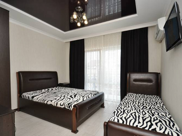 Трёхместный Люкс с балконом